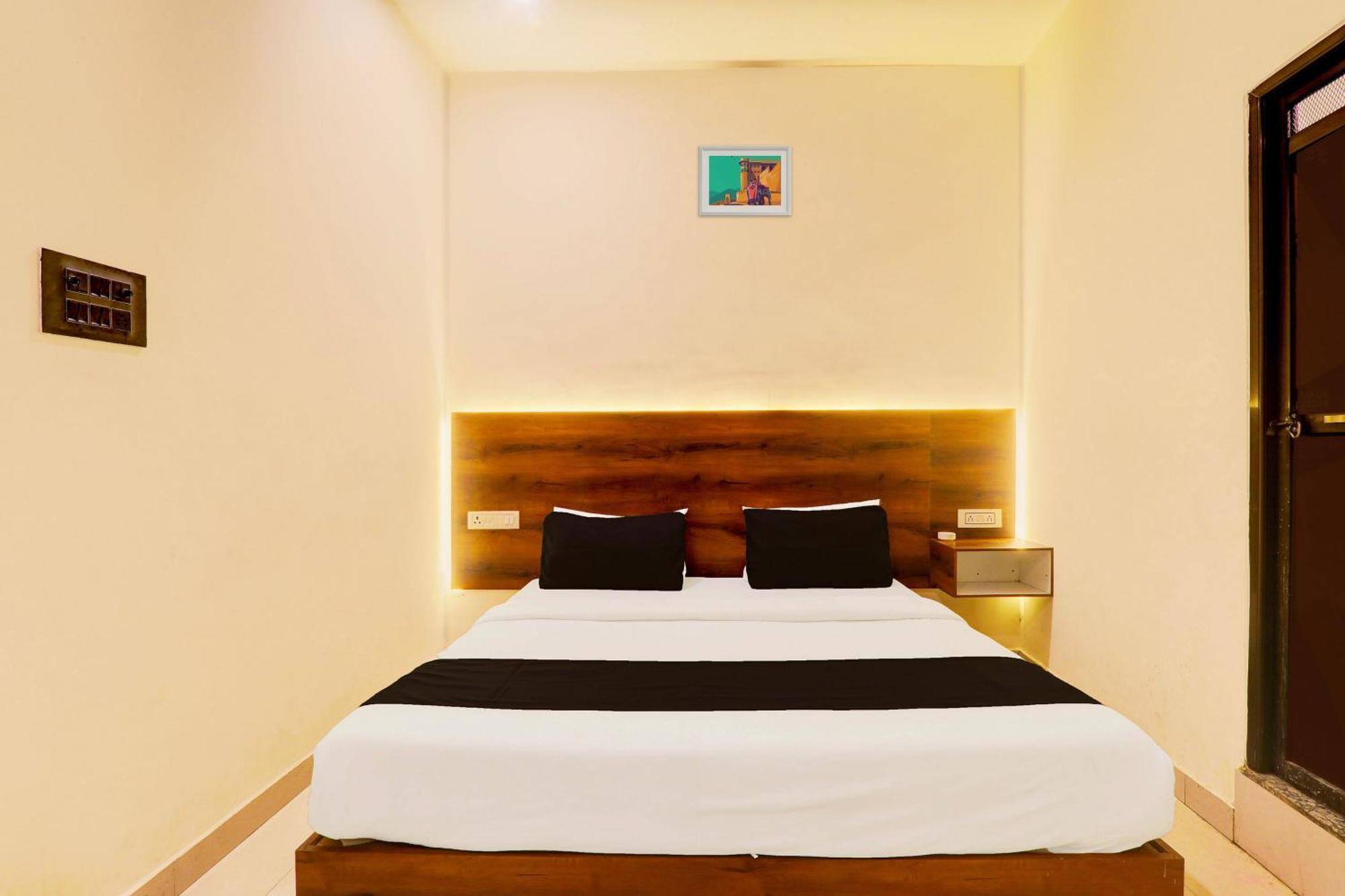 Hotel O Sr Grand Gorakhpur Eksteriør billede
