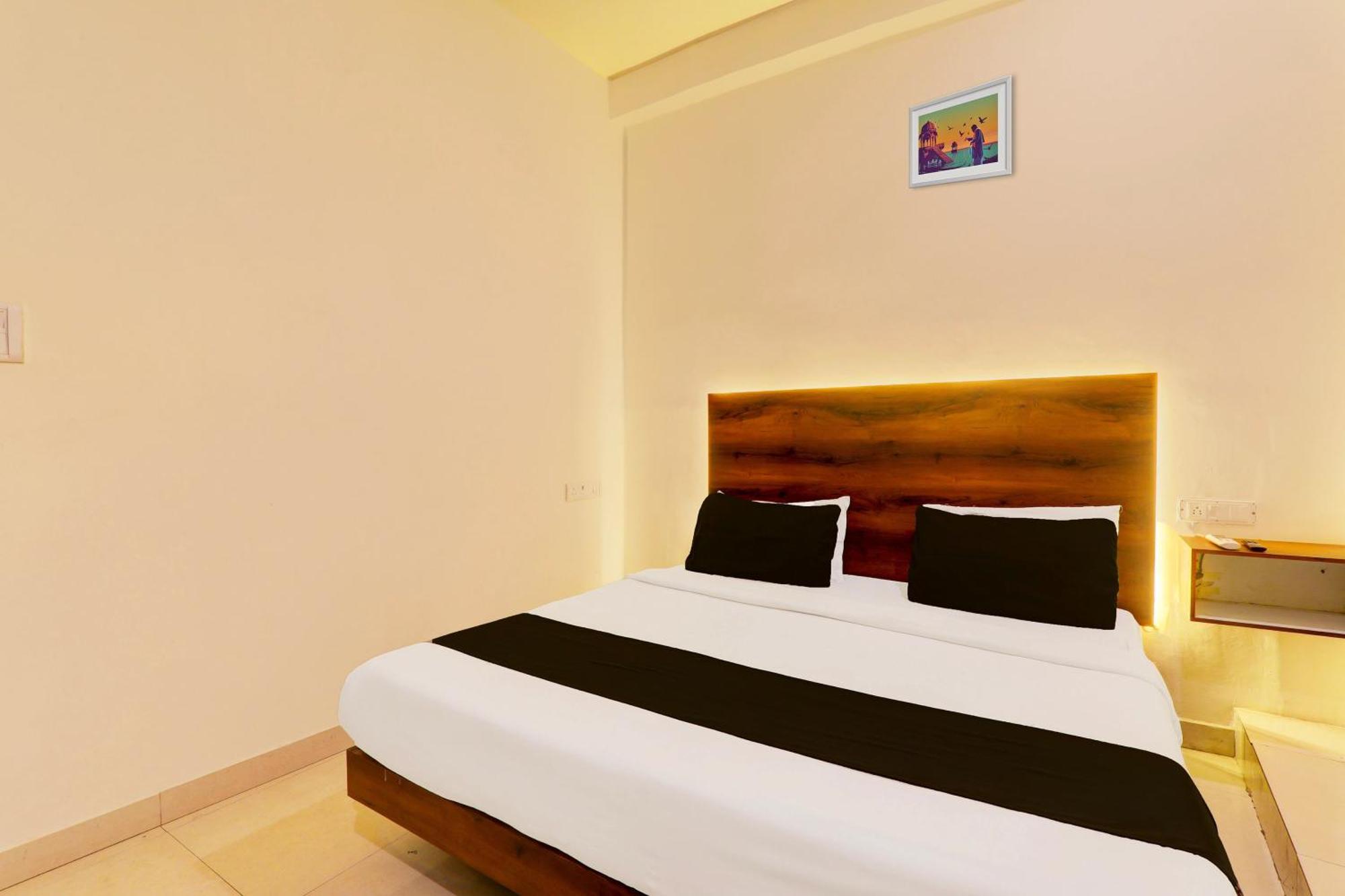 Hotel O Sr Grand Gorakhpur Eksteriør billede