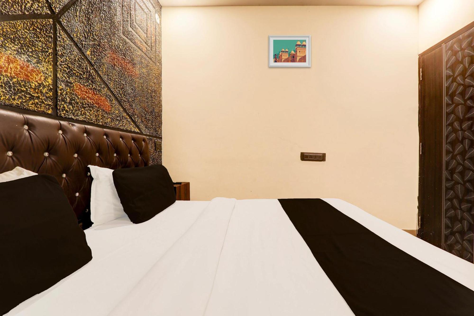 Hotel O Sr Grand Gorakhpur Eksteriør billede